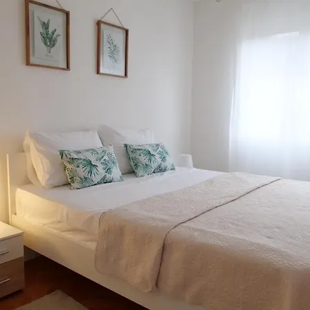 Arena With 3 Bedrooms In The Center Pola