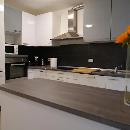 Arena With 3 Bedrooms In The Center