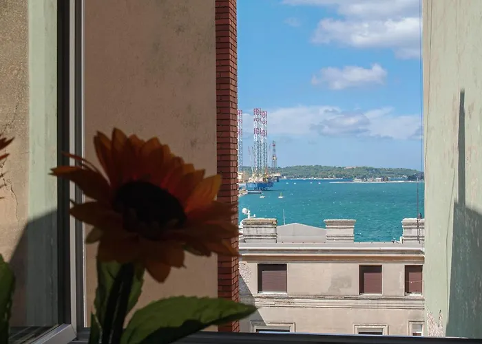 Apartment Arena With 3 Bedrooms In The Center *