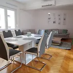 Arena With 3 Bedrooms In The Center Apartment *