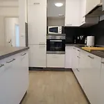 Arena With 3 Bedrooms In The Center *