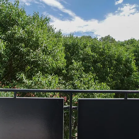 Arena With 3 Bedrooms In The Center דירה פולה