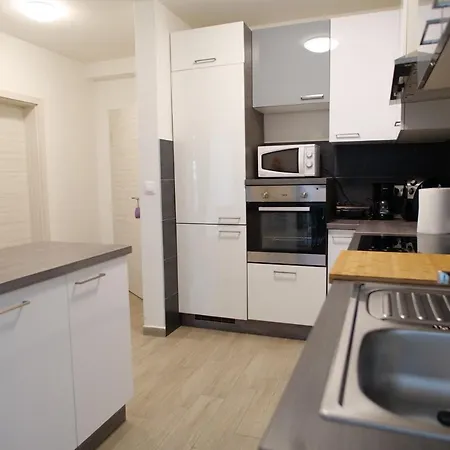 Arena With 3 Bedrooms In The Center Lejlighed *