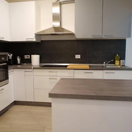 Arena With 3 Bedrooms In The Center