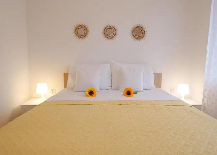 Arena With 3 Bedrooms In The Center Póla