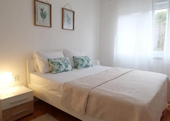 Arena With 3 Bedrooms In The Center Póla