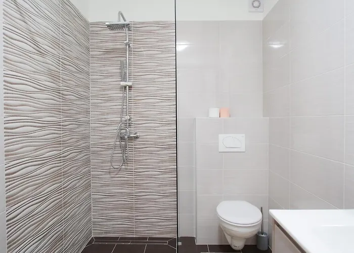 Arena With 3 Bedrooms In The Center Apartman *