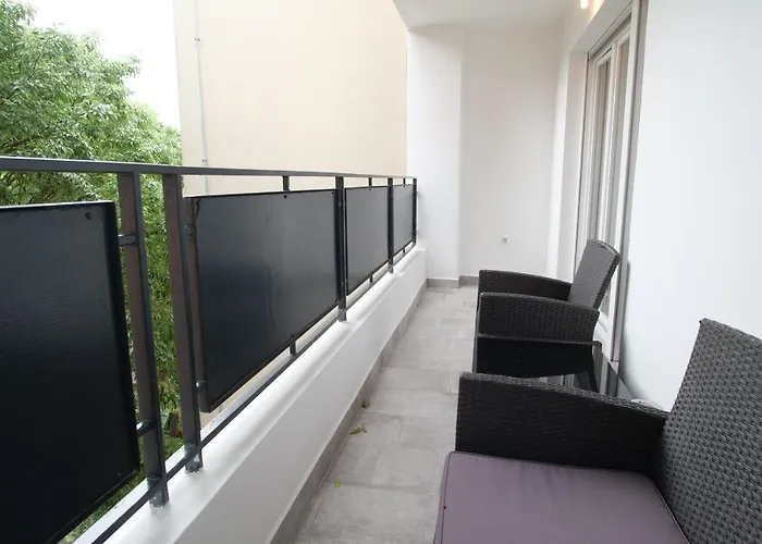 Arena With 3 Bedrooms In The Center Apartman Póla