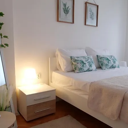 Arena With 3 Bedrooms In The Center 아파트 *